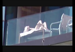 Desnudo culturista con enormes músculos muestra peliculas porno gratis en español latino su coño